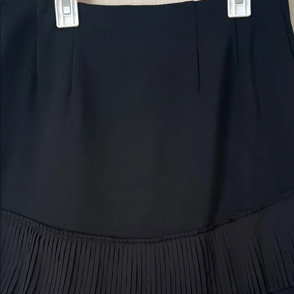 NWT ANN TAYLOR Black Pleated Ruffle Layered Skirt Black in Size 2